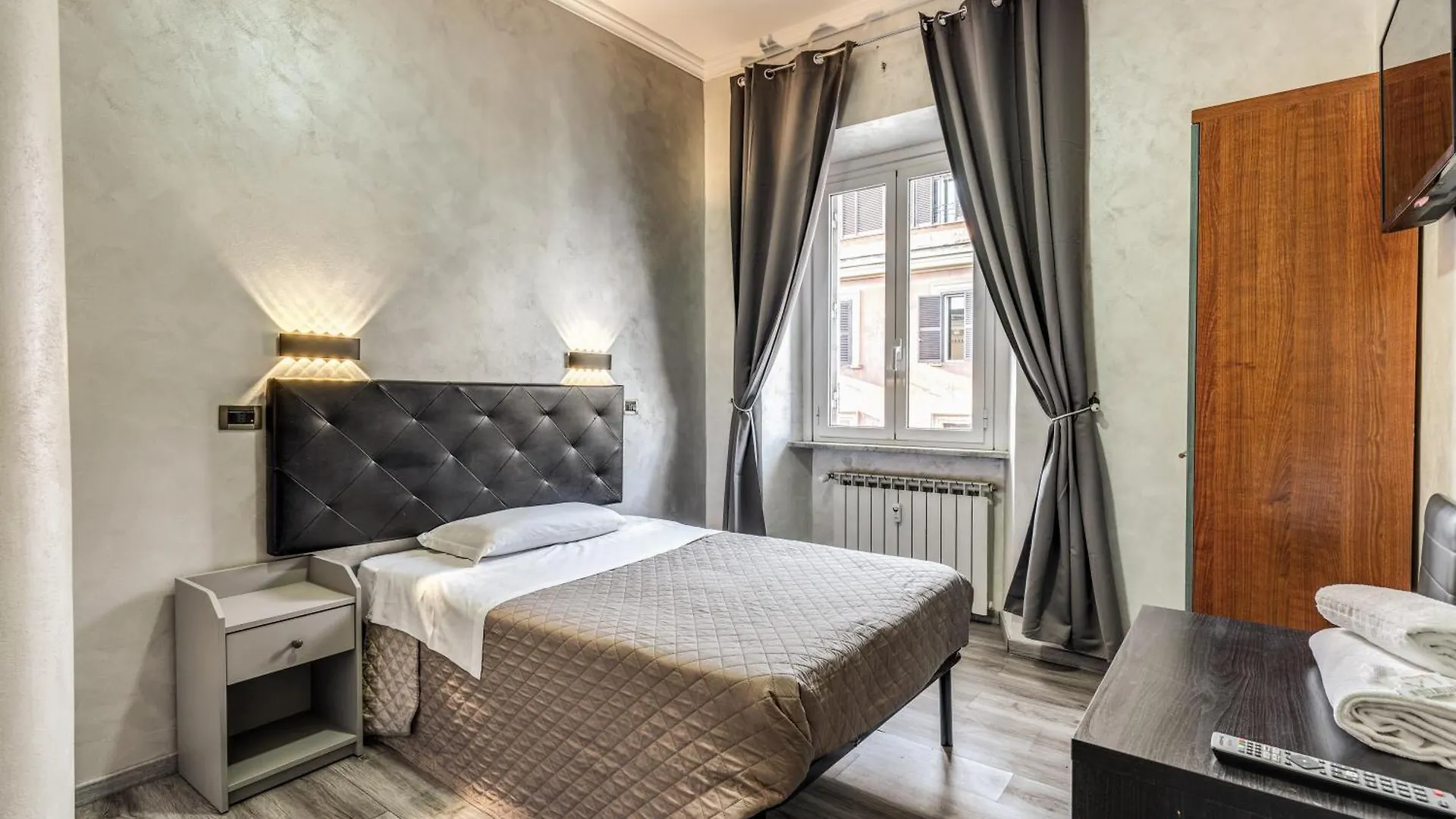 Hotel Planet Рим 2*,