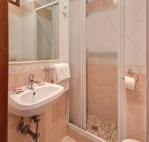Hotel Planet Рим 2*,