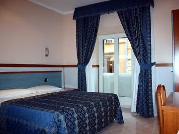 Hotel Planet Рим