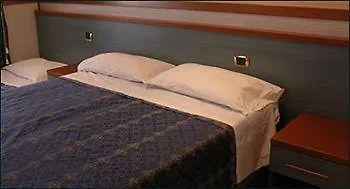Hotel Planet Рим 2*,