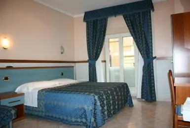 **  Hotel Planet Рим Италия